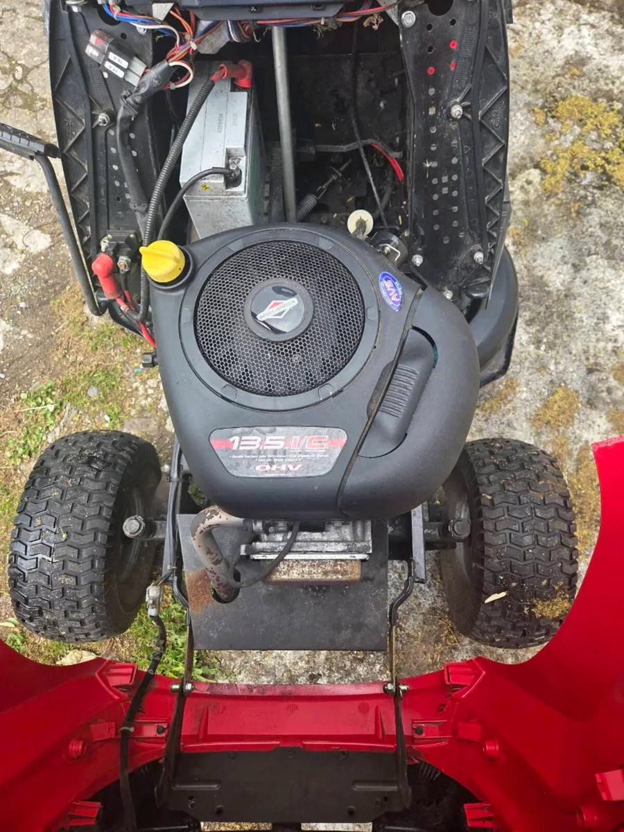 Castlegarden ride-on lawnmower - Image 2