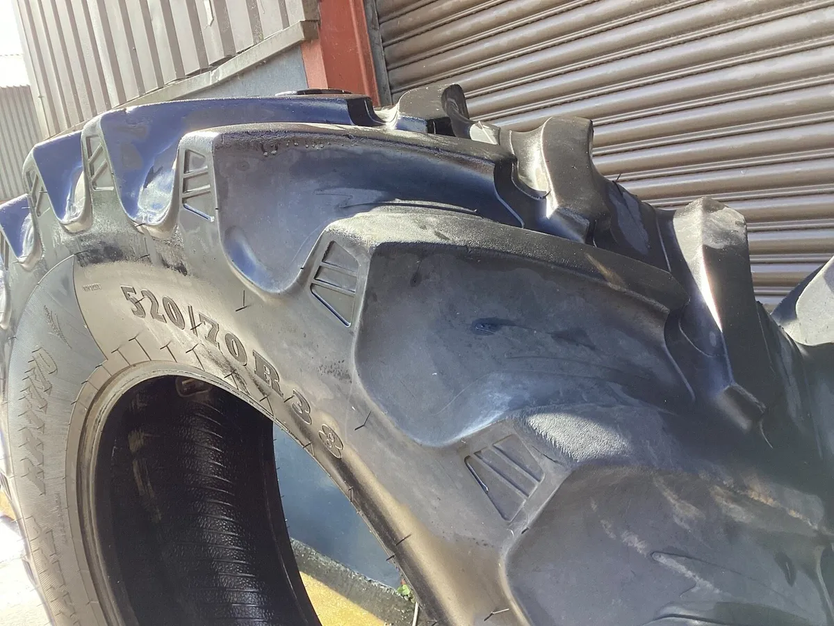 520  70 38 TYRE - Image 2