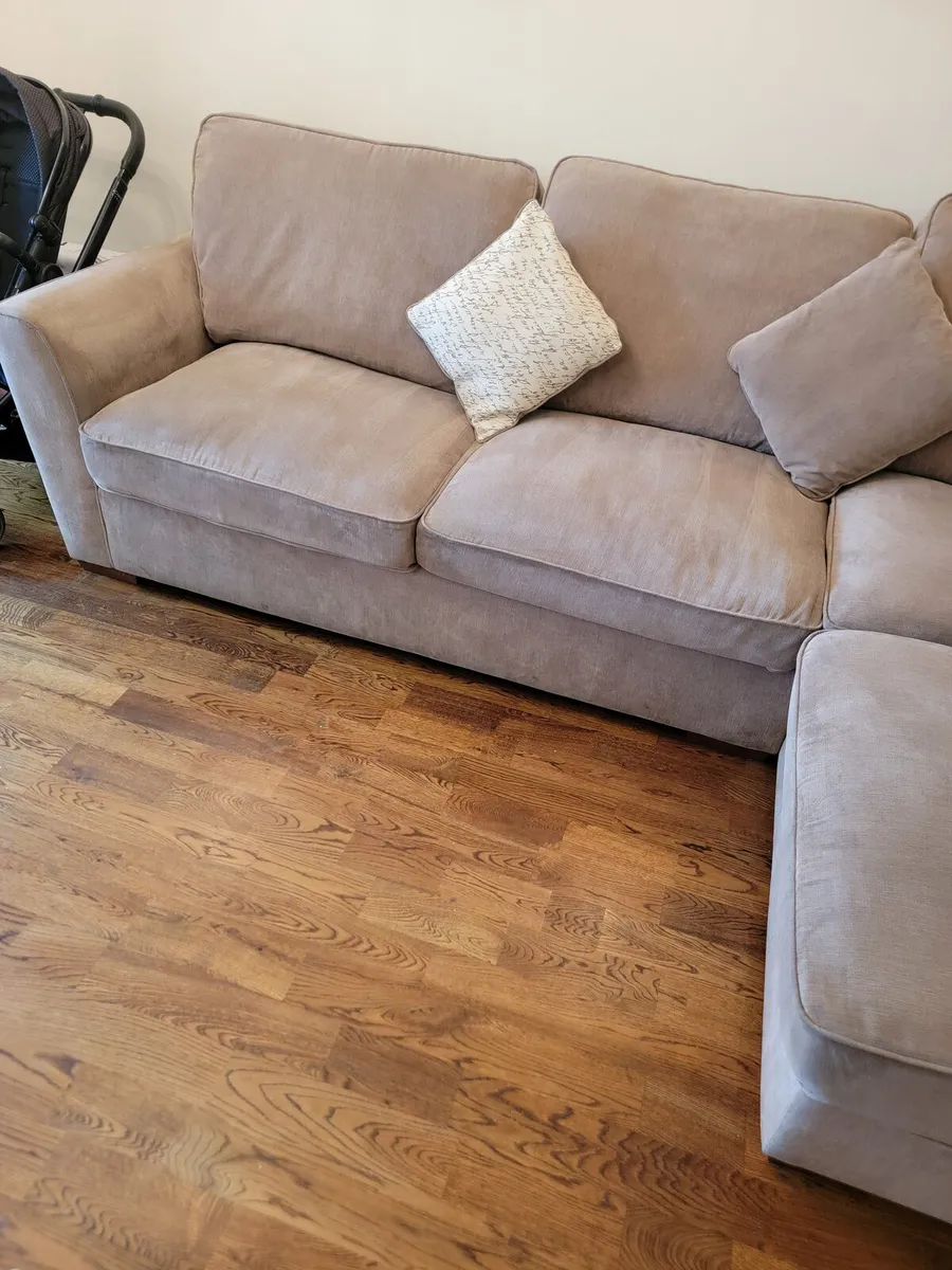 Corner couch - Image 2