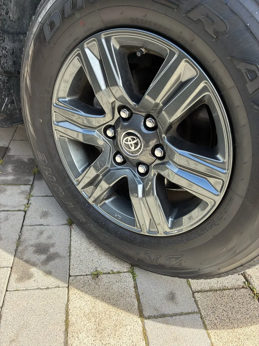 2025 hilux wheels
