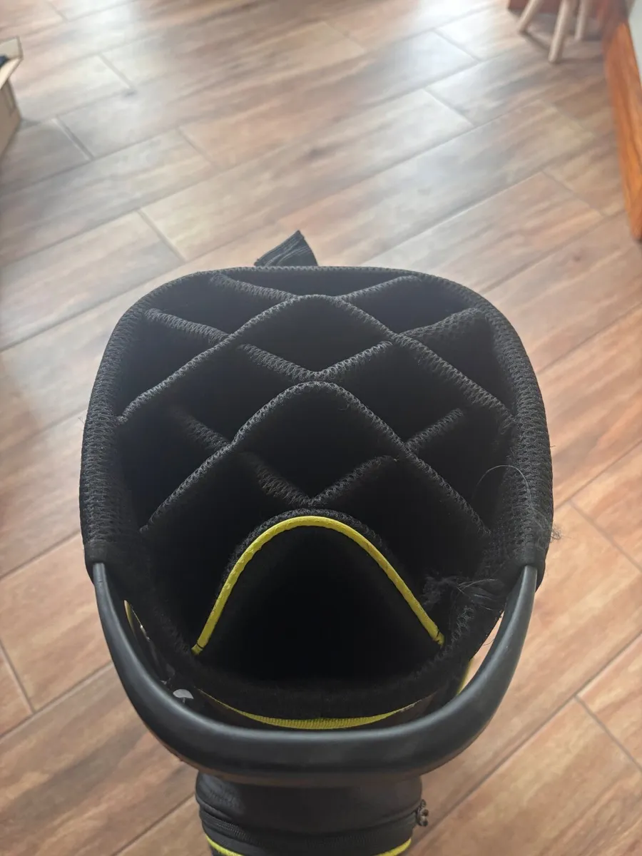 Wilson Staff Black and Lime Green golf bag - Image 4