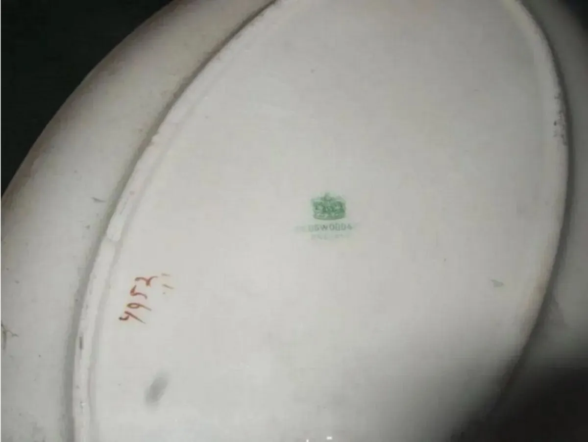 Vintage Wedgewood Platter Trio & Tureen - Image 3