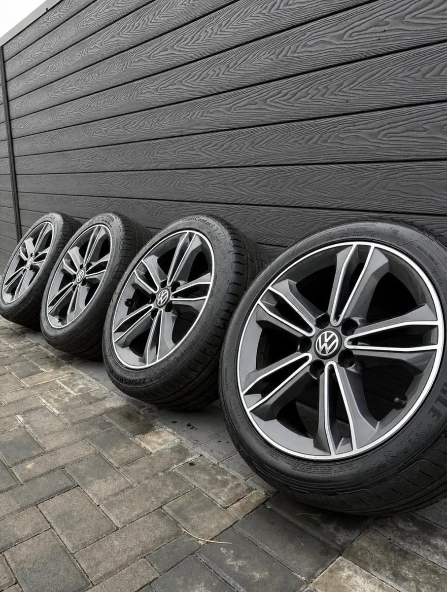 17” GENUINE VOLKSWAGEN ALLOY WHEELS & TYRES - Image 1