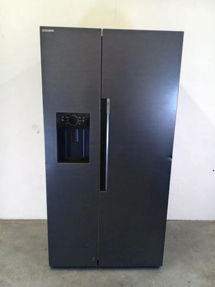 American Fridge Freezer EX-Display - Image 1