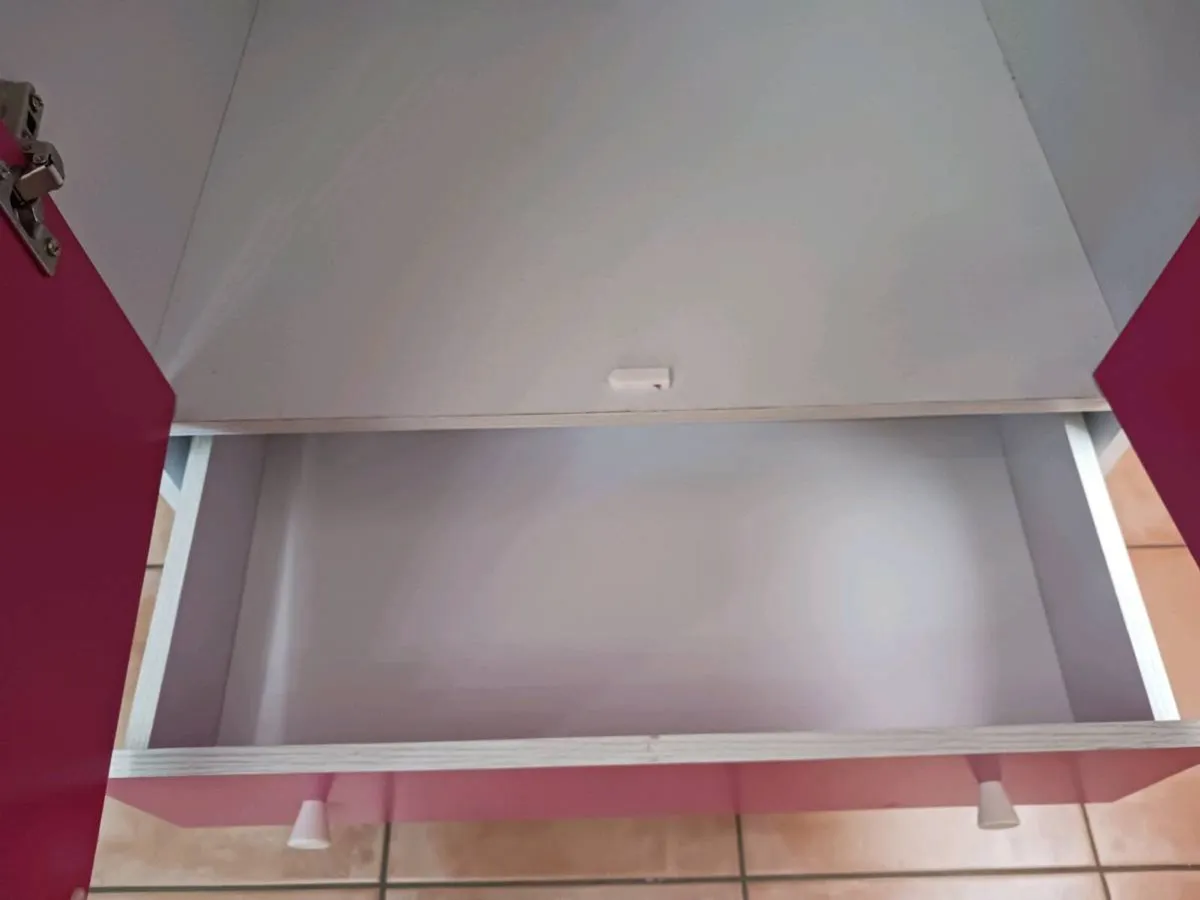 Wardrobe - Image 4