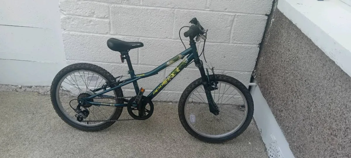20' apollo boys bike - Image 1