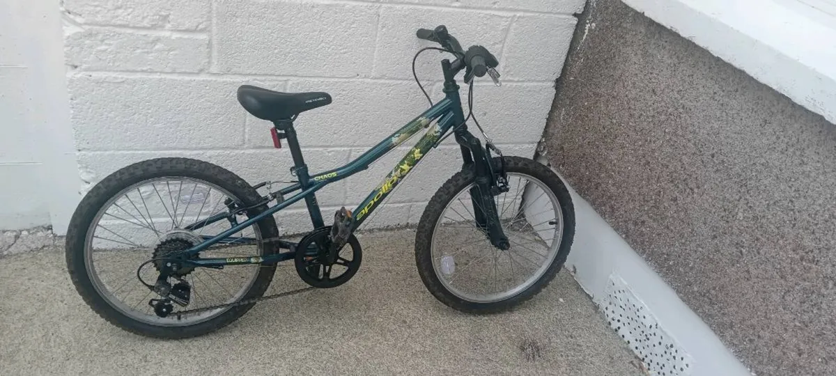 20' apollo boys bike - Image 3