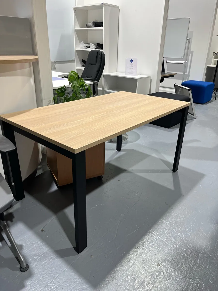 Switch Single Bench Desk 1400mm x 800mm - Image 1