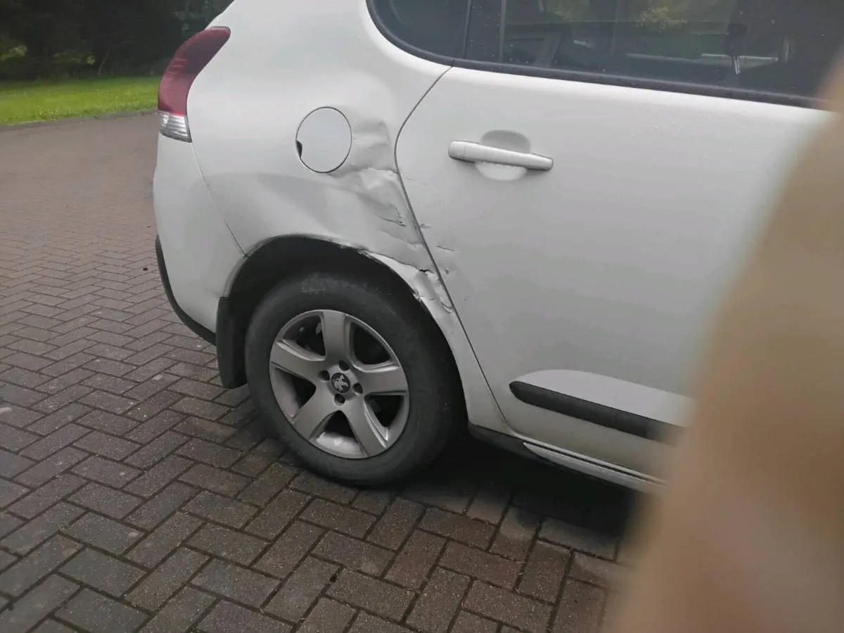 2014 Peugeot 3008 1.6 Diesel Automatic - Image 2