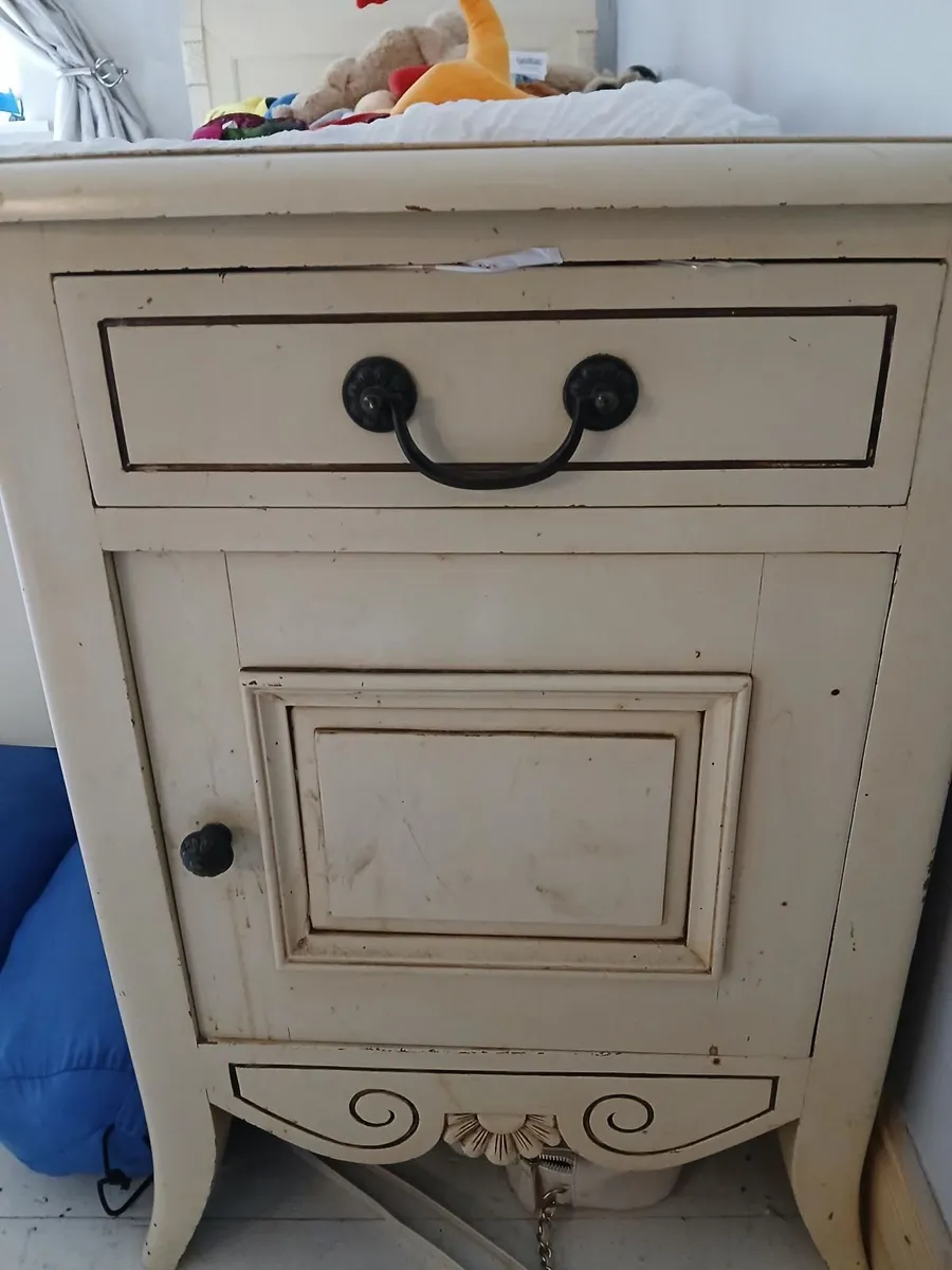 2 Bedside lockers - Image 2