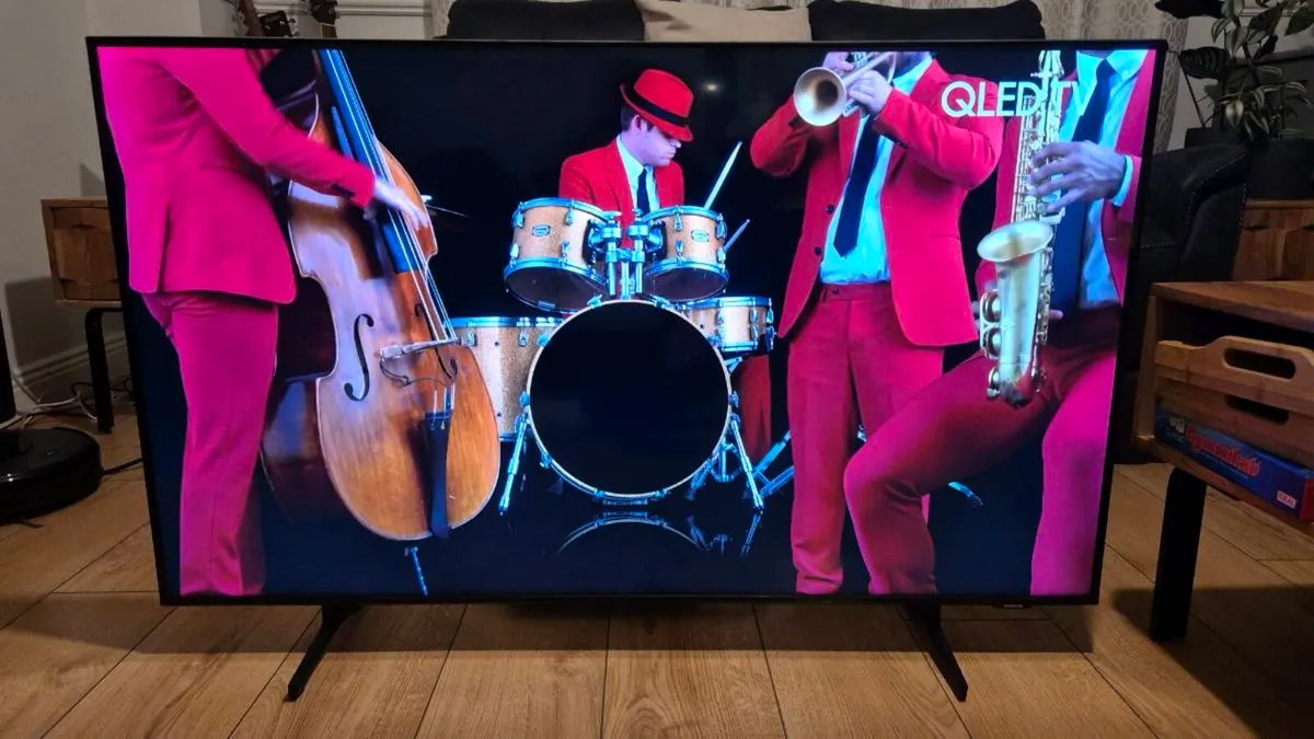 Samsung 50" 8-Series Crystal UHD 4K Smart TV - Image 2