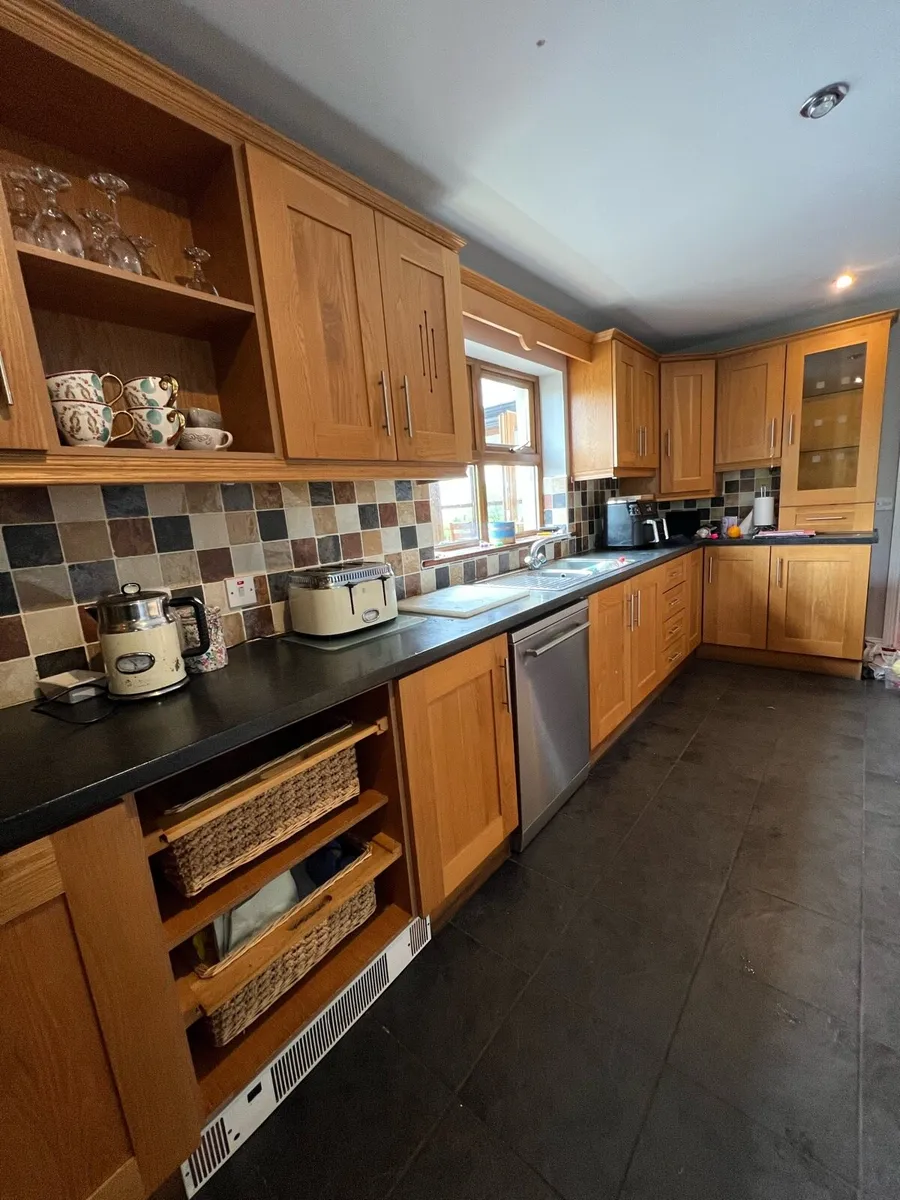Kitchen - solid oak - Image 1