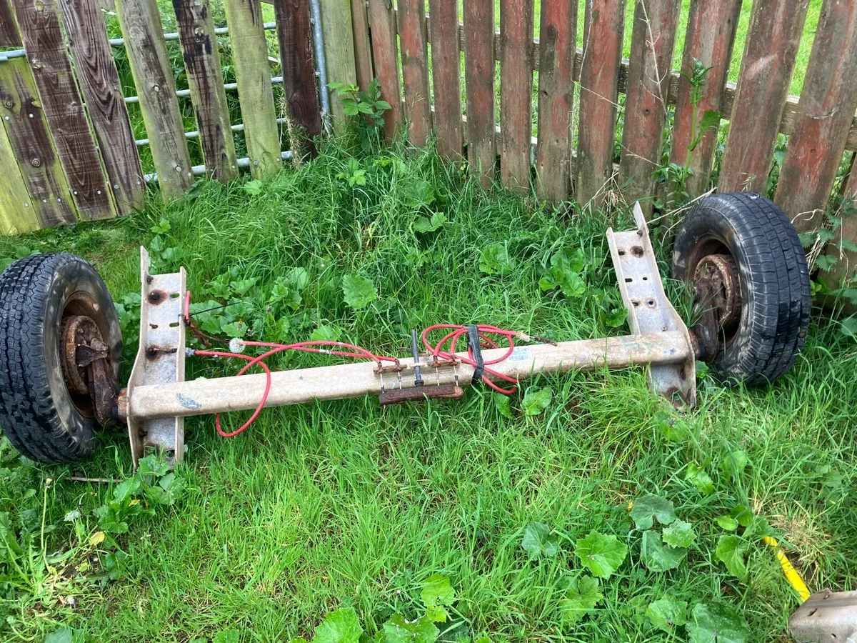 BOAT TRAILER AXLE 1300 KG CAPACITY+ WHEELS - Image 3
