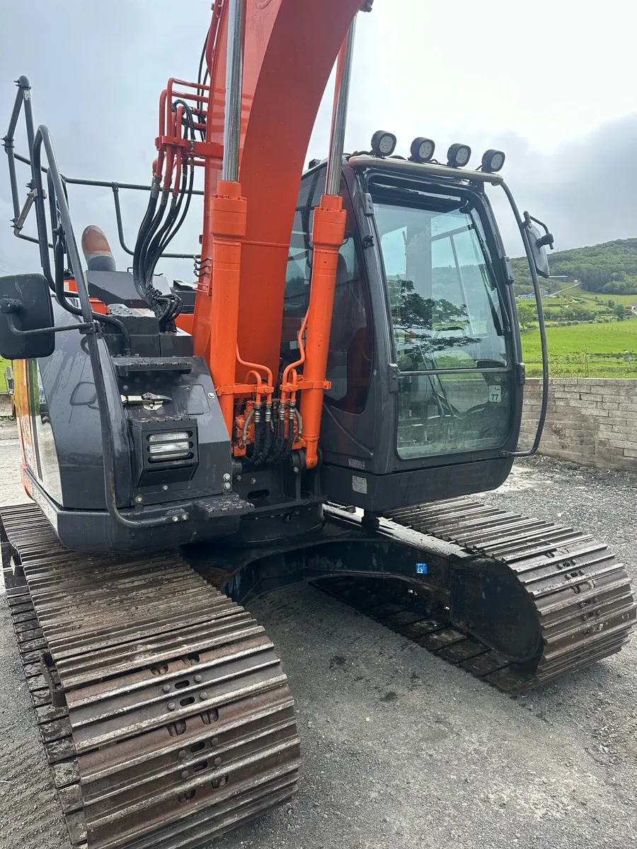 2018 Hitachi 130-6 - Image 4