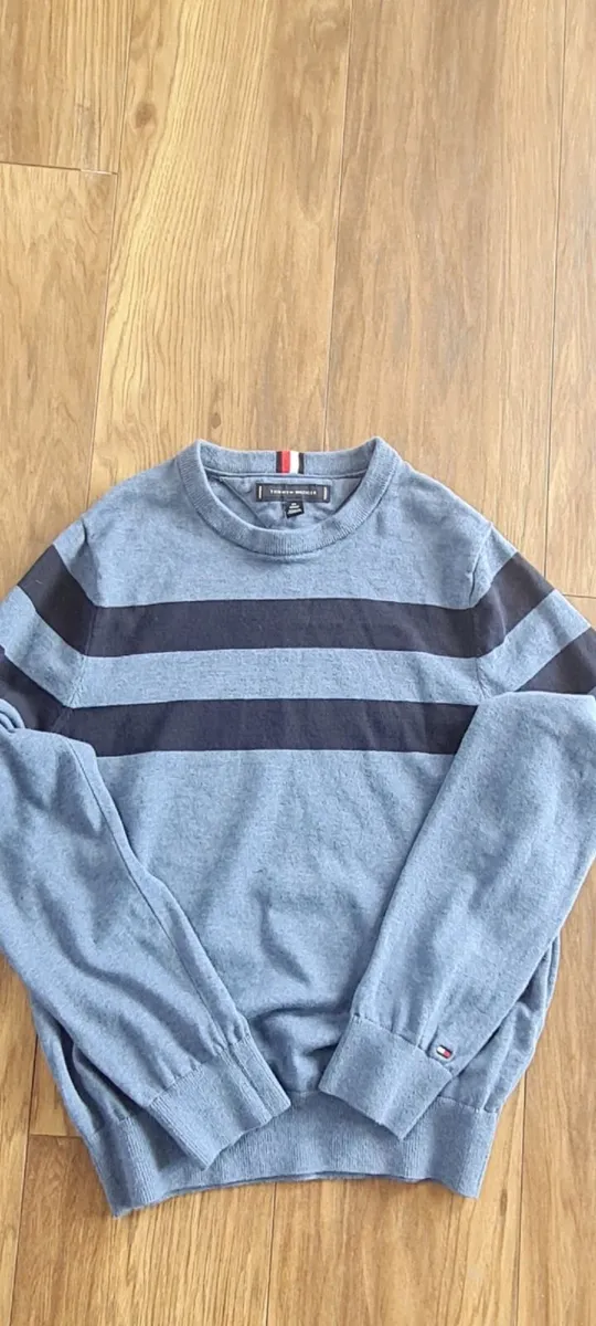 As new mens Tommy Hilfiger extra small jumper - Image 1