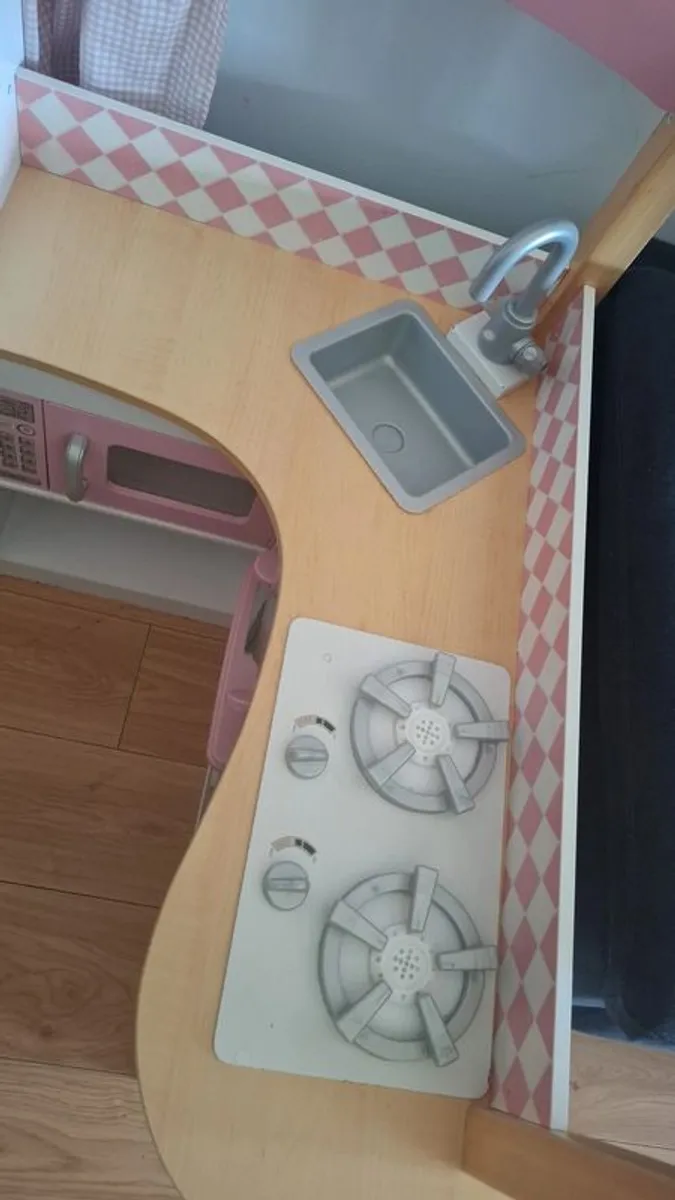 Kidkraft corner kitchen - Image 3
