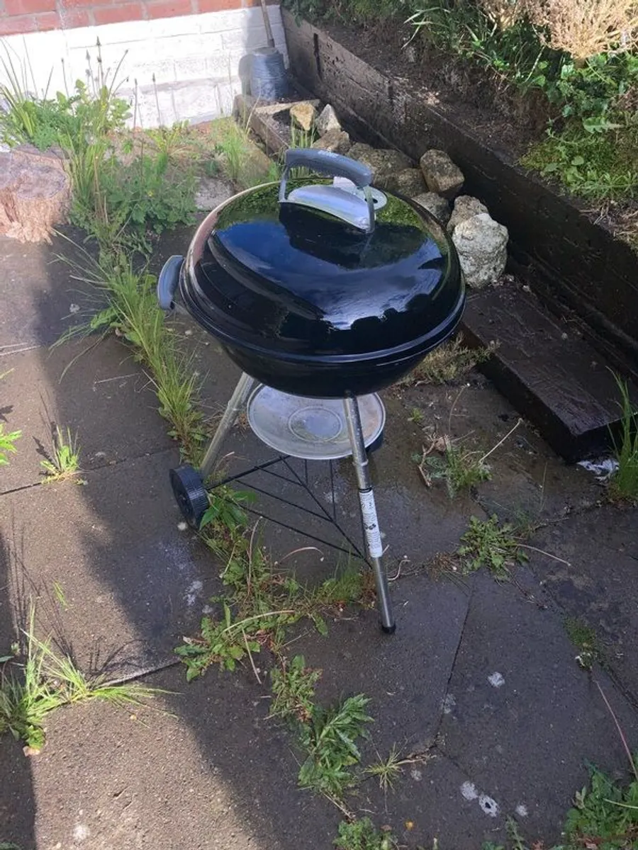 Weber 47cm Charcoal bbq - Image 2