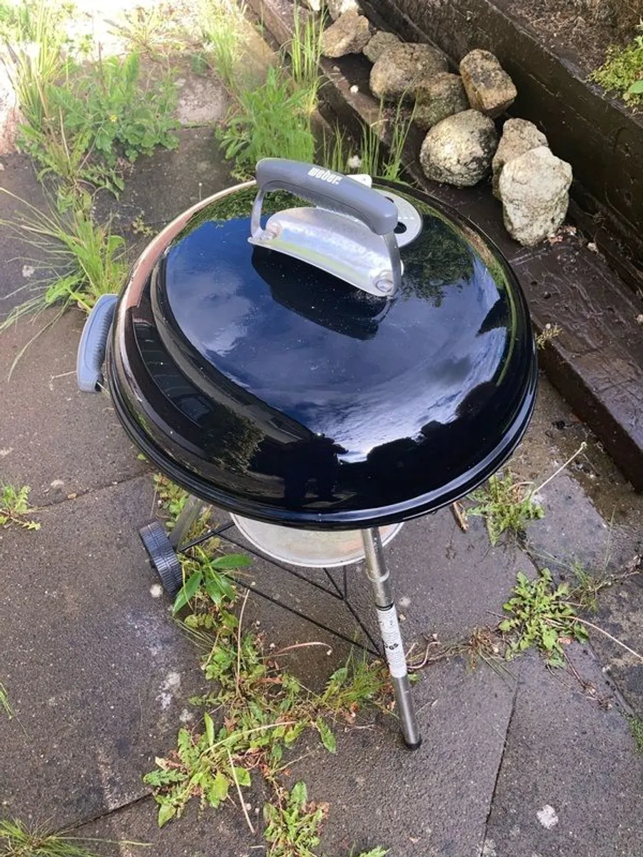 Weber 47cm Charcoal bbq - Image 3