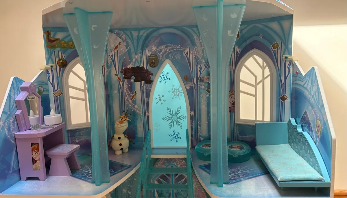 Frozen castle doll house - Image 4