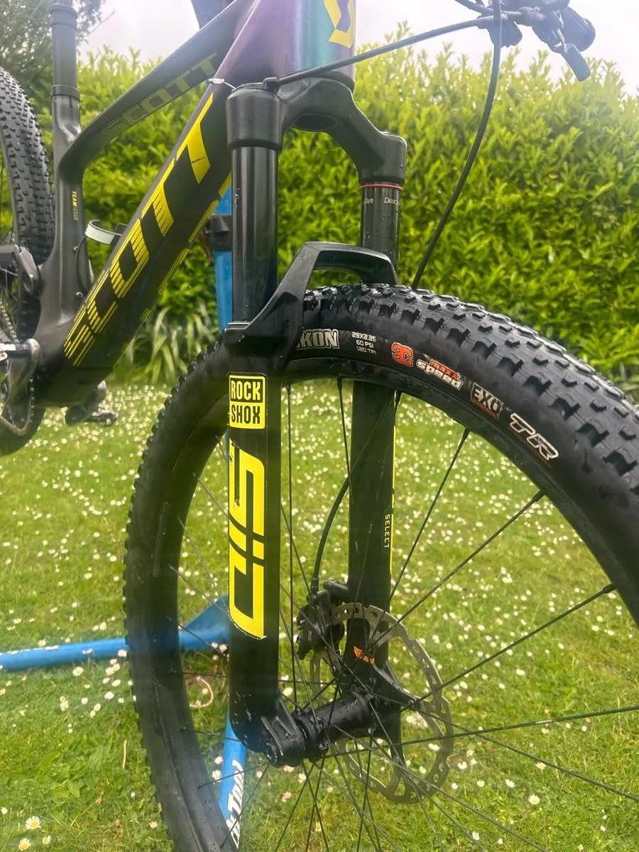 Scott Spark carbon mountain bike - Image 2