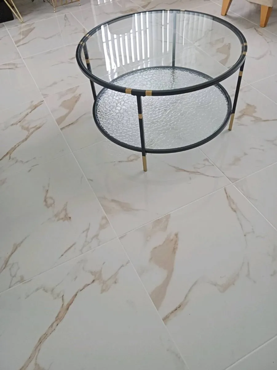 Circular black coffee table - Image 3