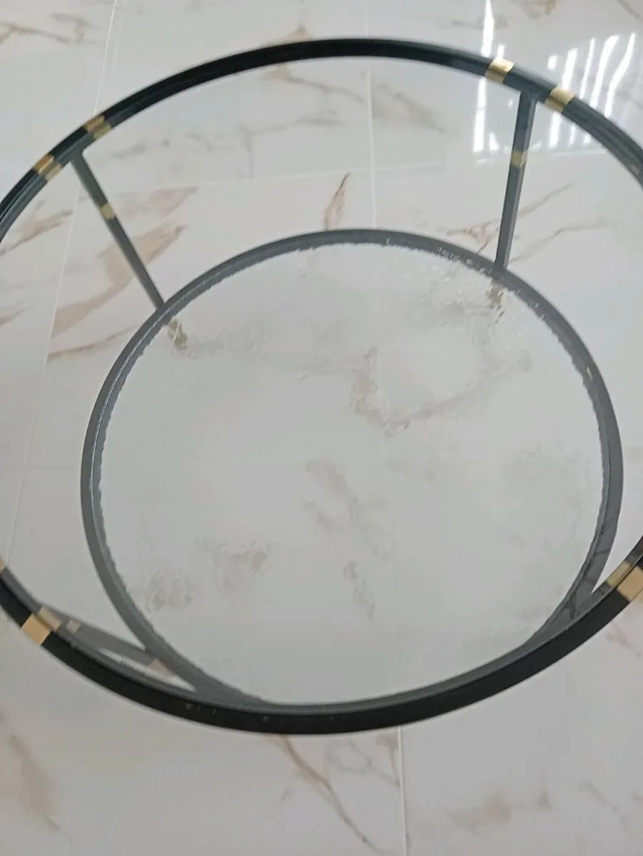 Circular black coffee table - Image 4