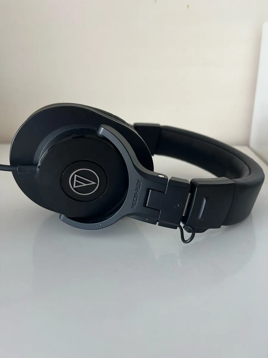 Headphone - Image 3