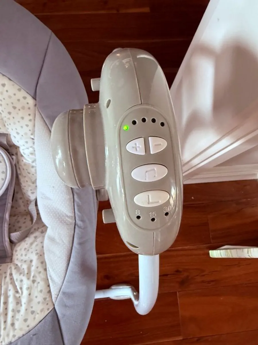 Chicco baby rocker - Image 2