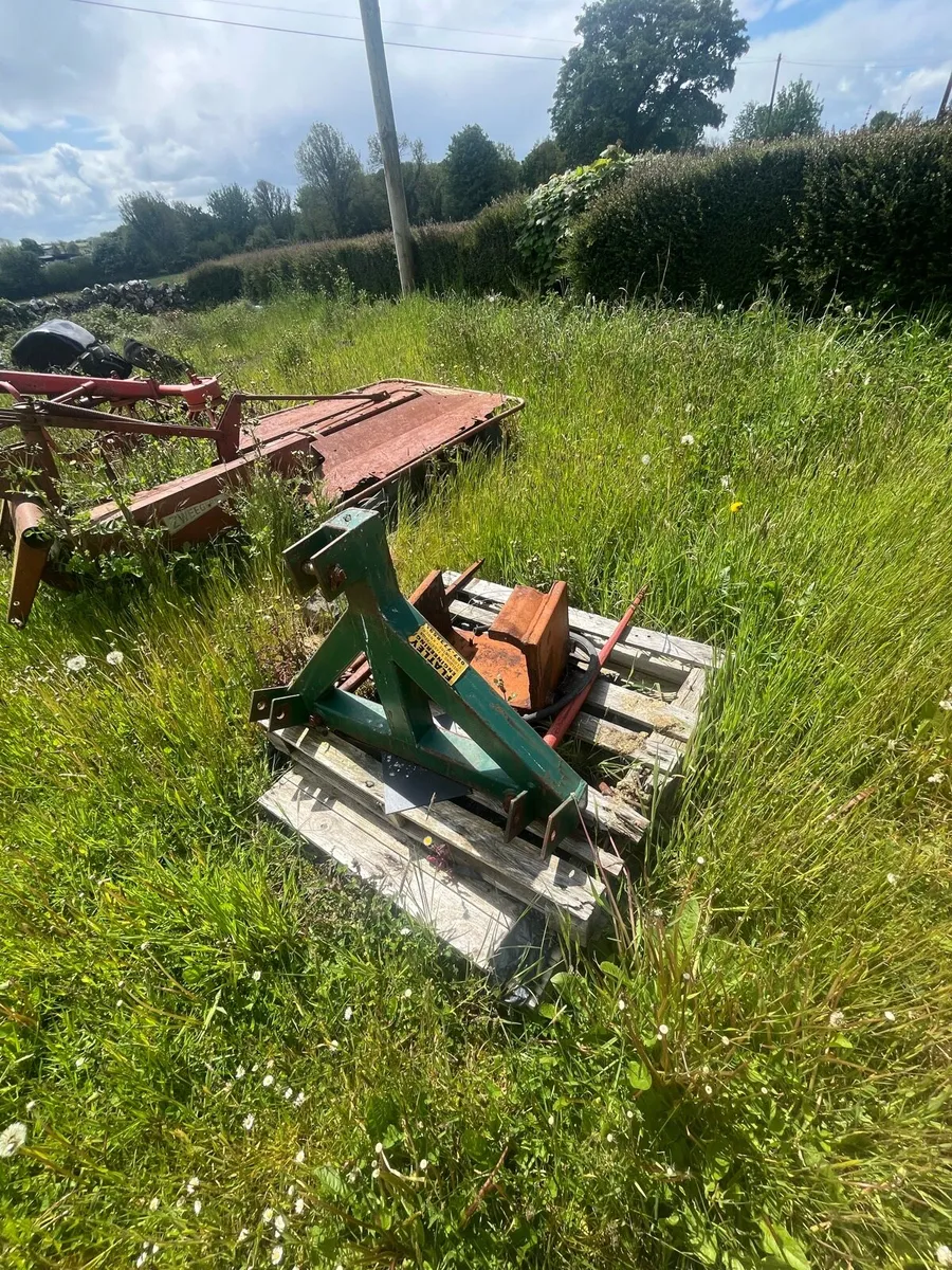 Bale spike - Image 1