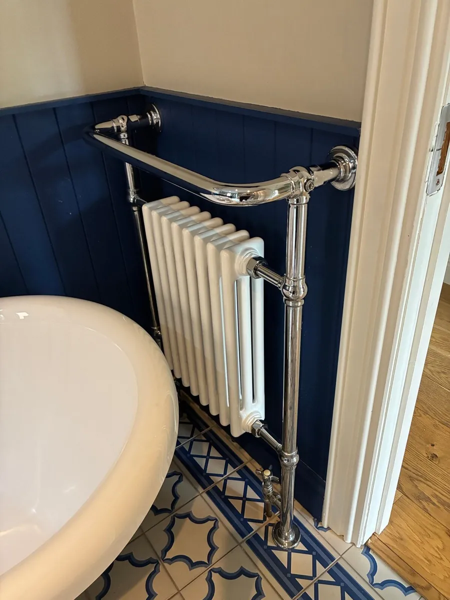 Bathroom Set - Image 4
