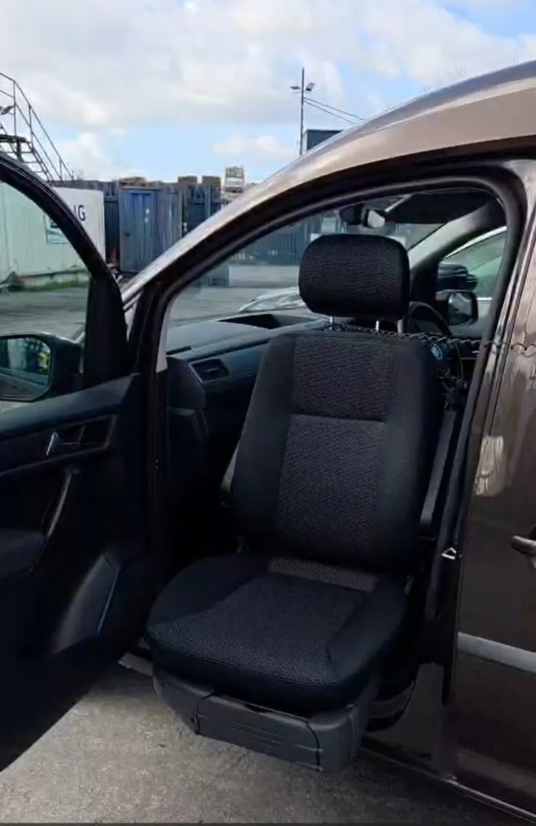 Swivel Seat - Image 1