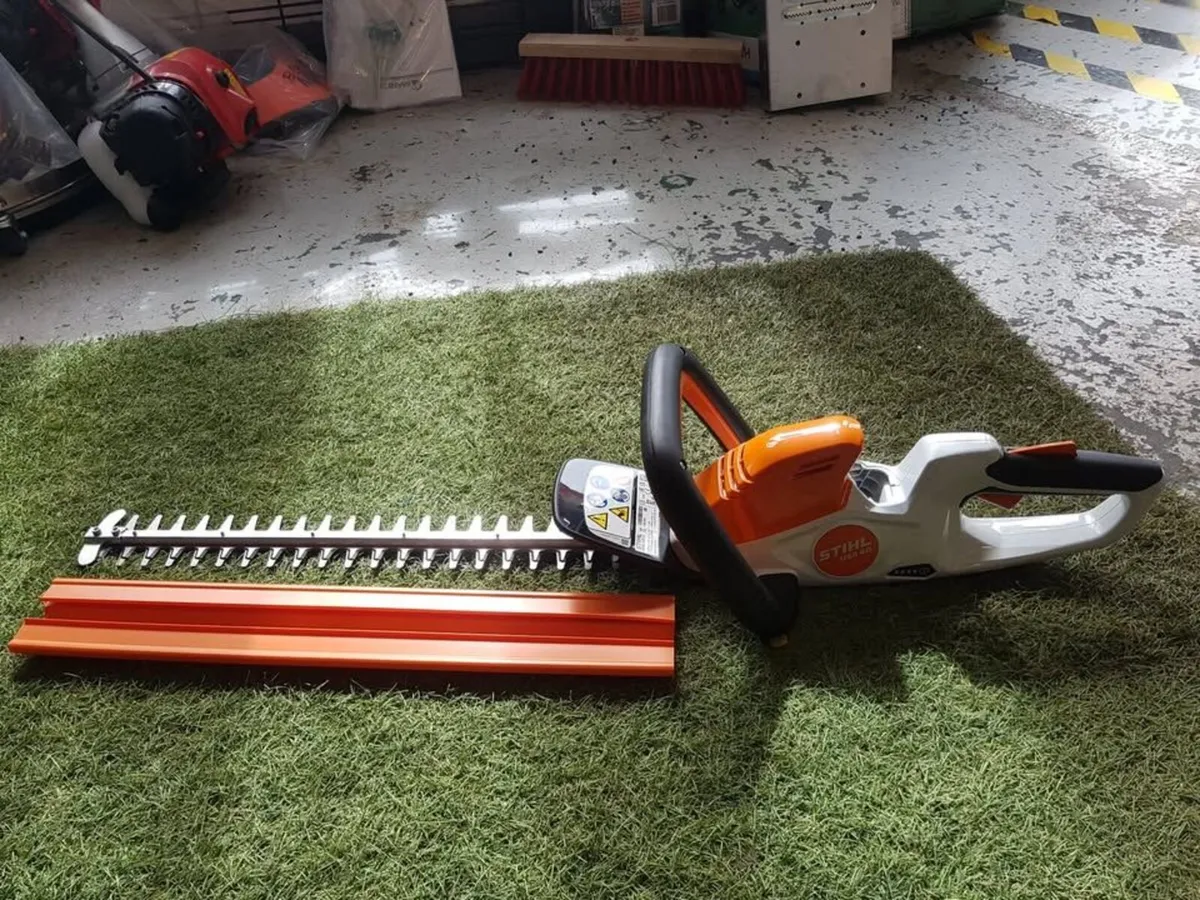 STIHL HSA 40 BATTERY HEDGETRIMMER SET - FOR SALE - Image 3