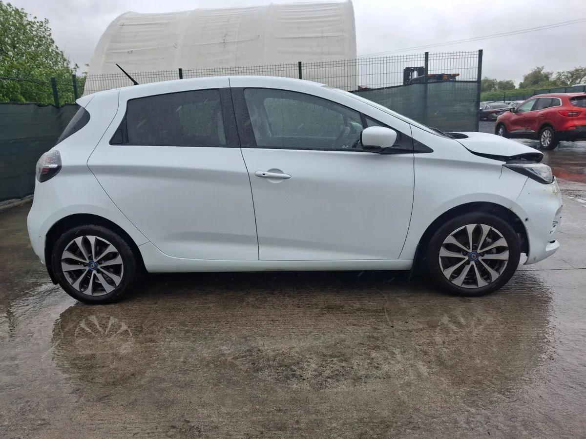 202 Renault Zoe GT line Driving - Image 3