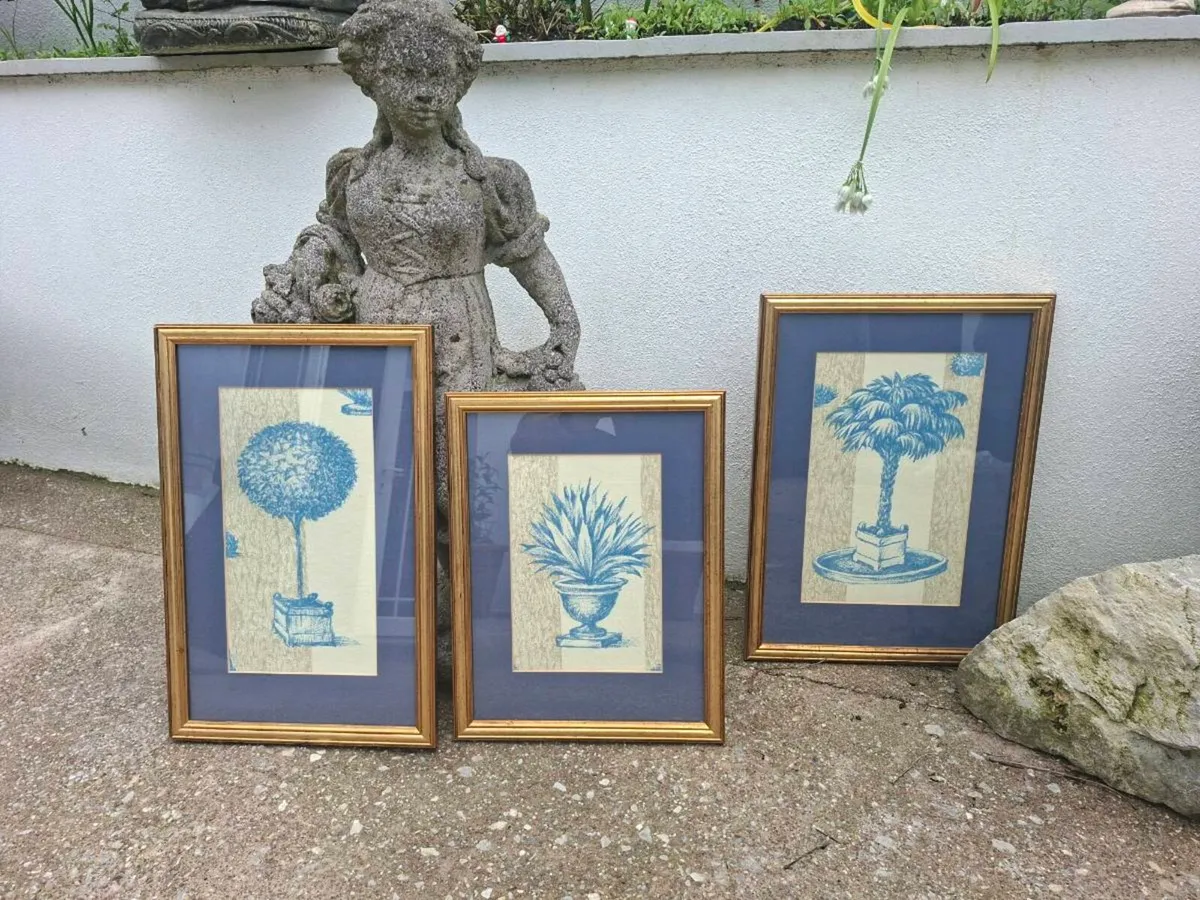 Set of Vintage Botanical prints on woven Linen - Image 1