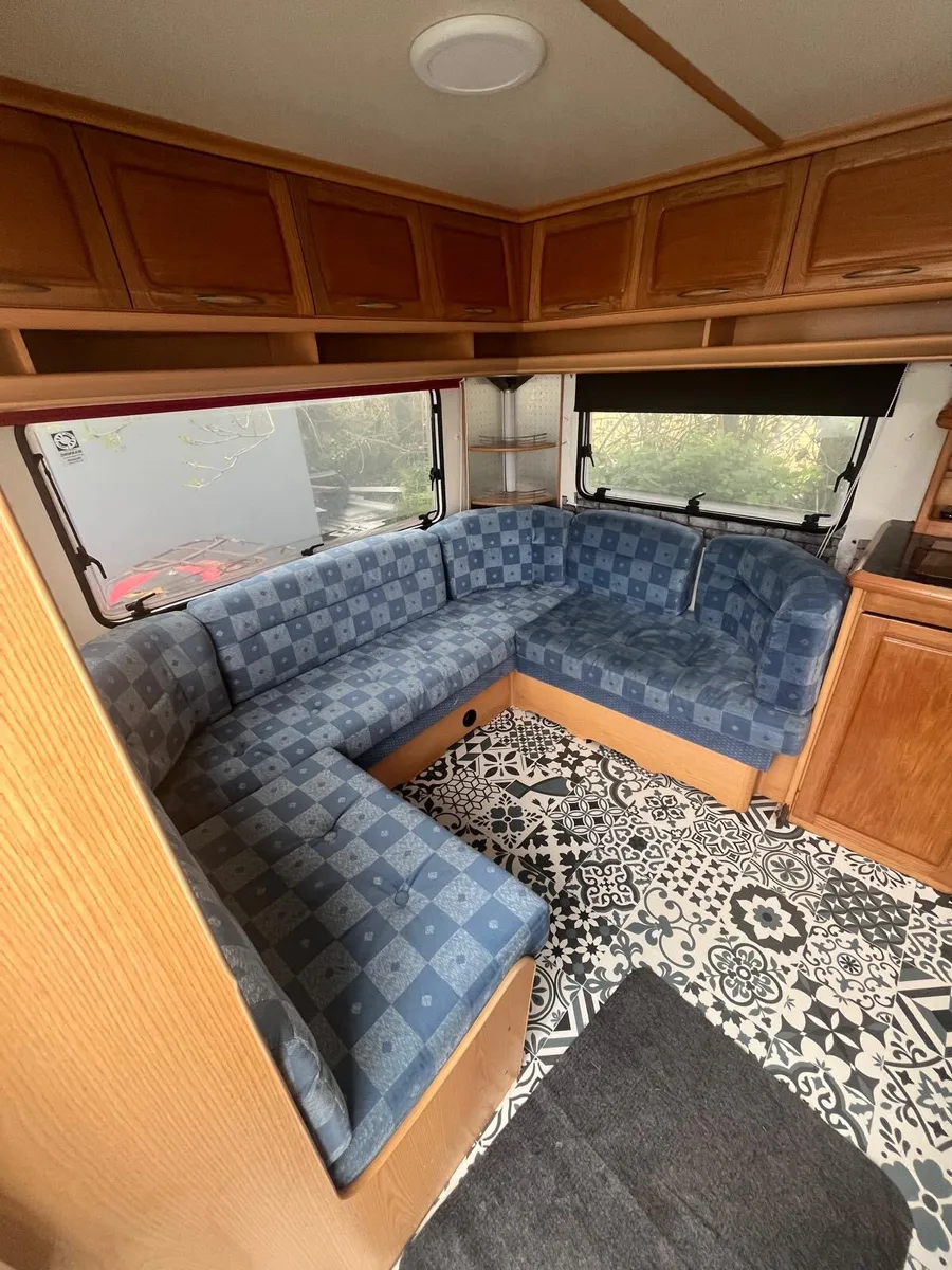 Hobby caravan double axle - Image 3