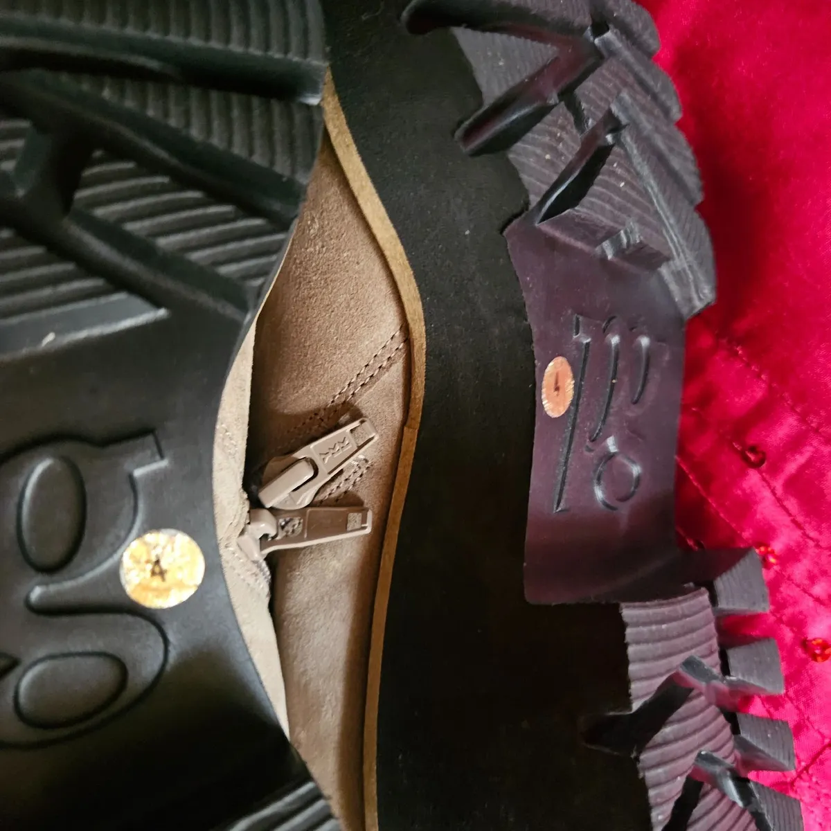 Boots - Image 1
