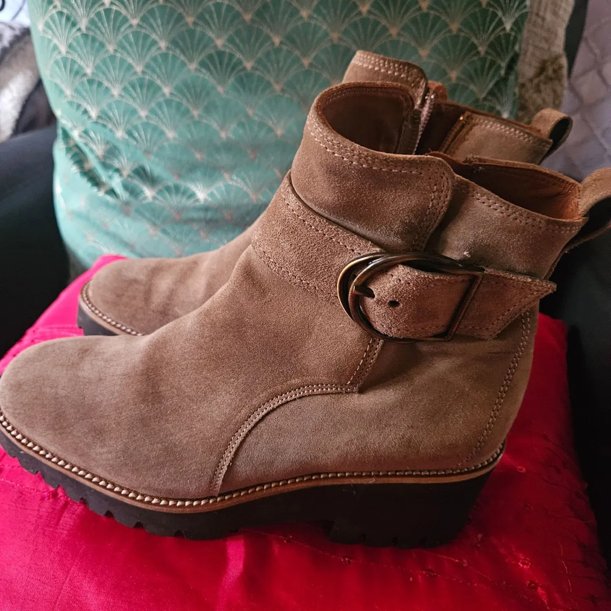 Boots - Image 3