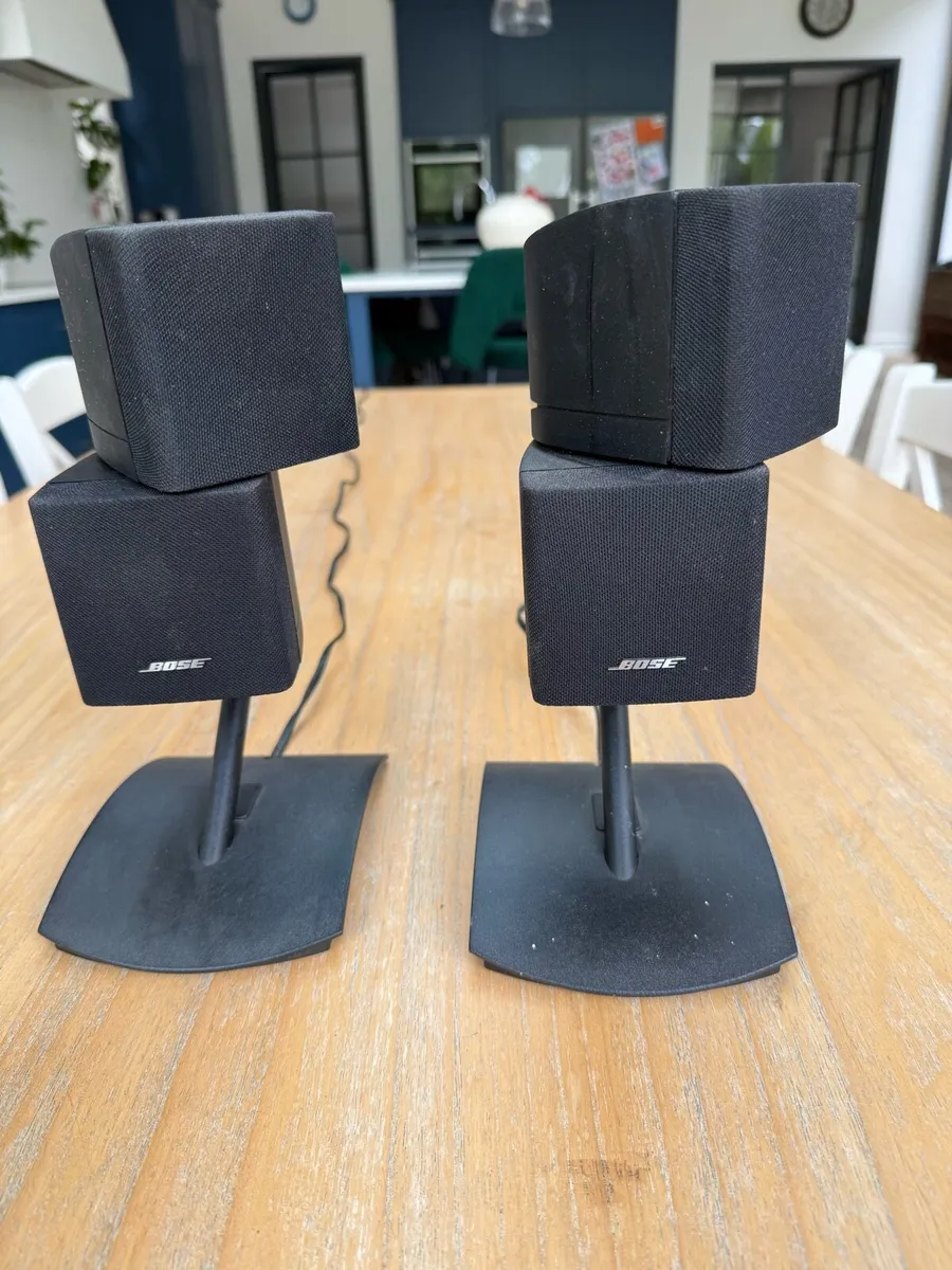 Bose cube speakers (pair) - Image 1