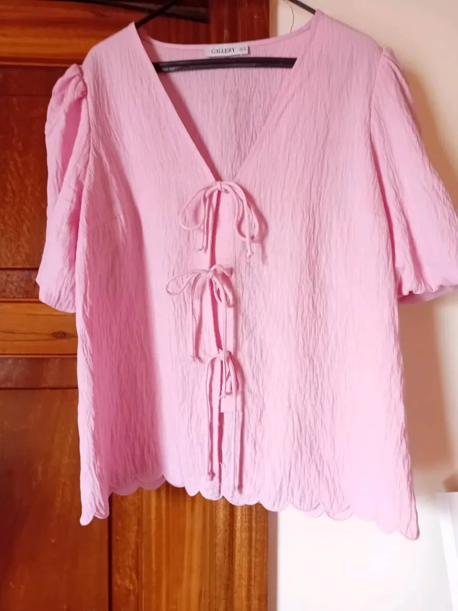 Ladies Toop/Blouse -Size 12 - Image 1