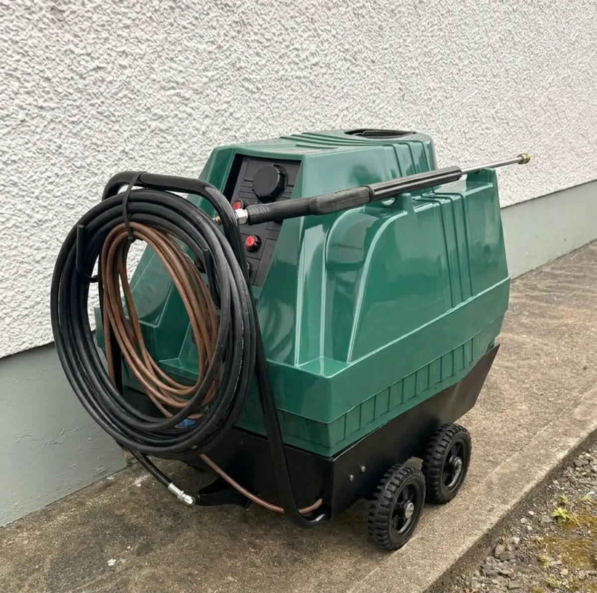 Nilfisk nova Heavy-Duty hot and cold pressure wash - Image 2
