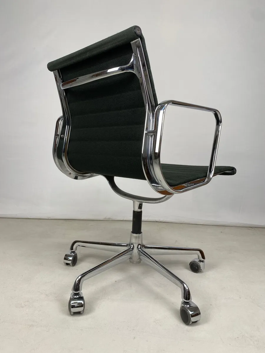 Vintage Eames EA117 Swivel Desk Chair - Image 4