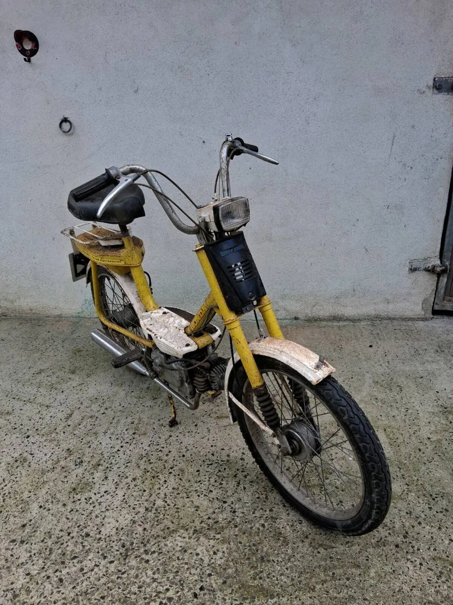 Old Honda moterbike - Image 4