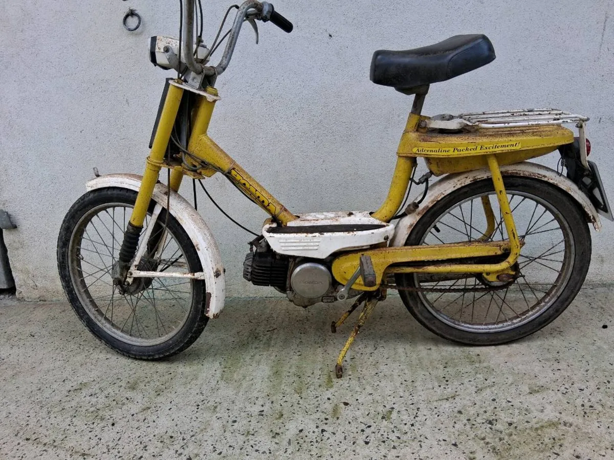 Old Honda moterbike - Image 1