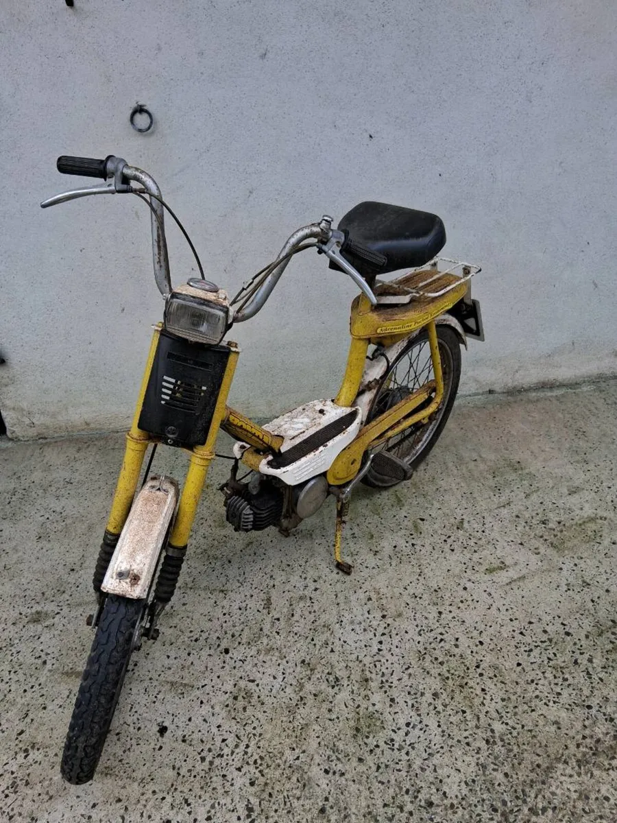 Old Honda moterbike - Image 3