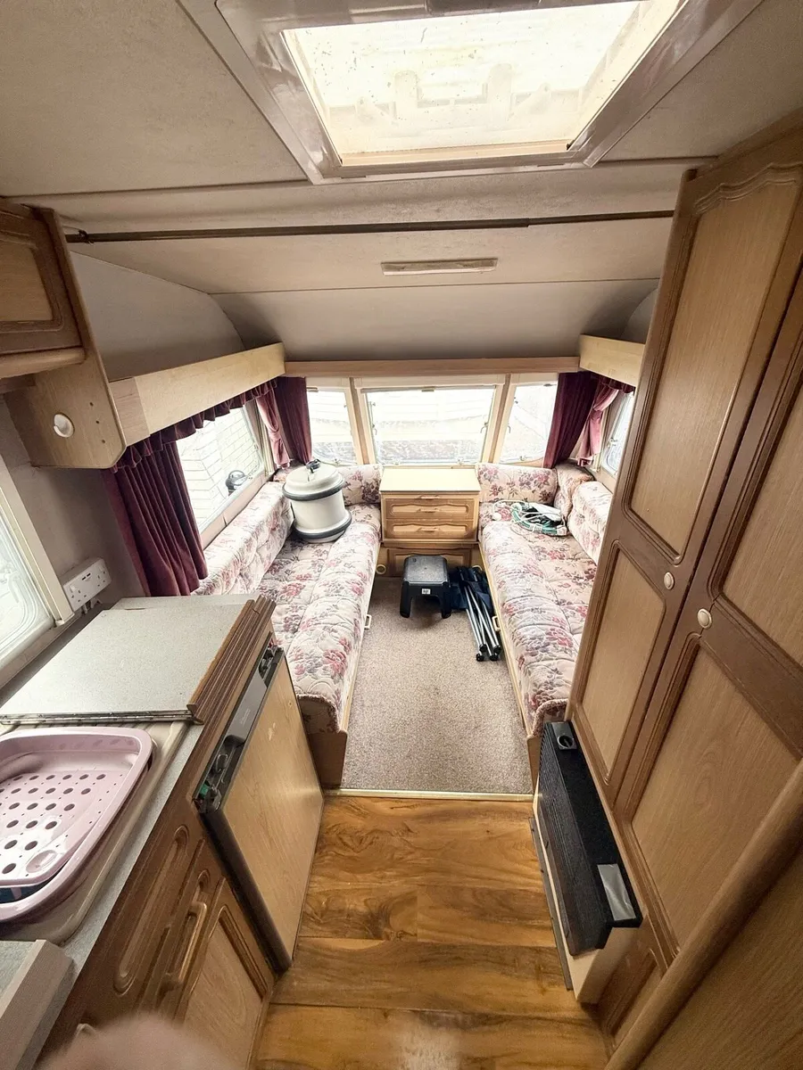 Swift Challenger 5/6 berth - Image 2