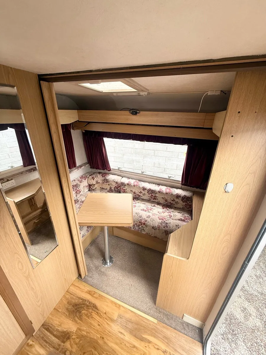Swift Challenger 5/6 berth - Image 4