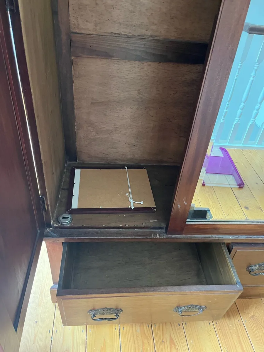Antique mahogany wardrobe - Image 3