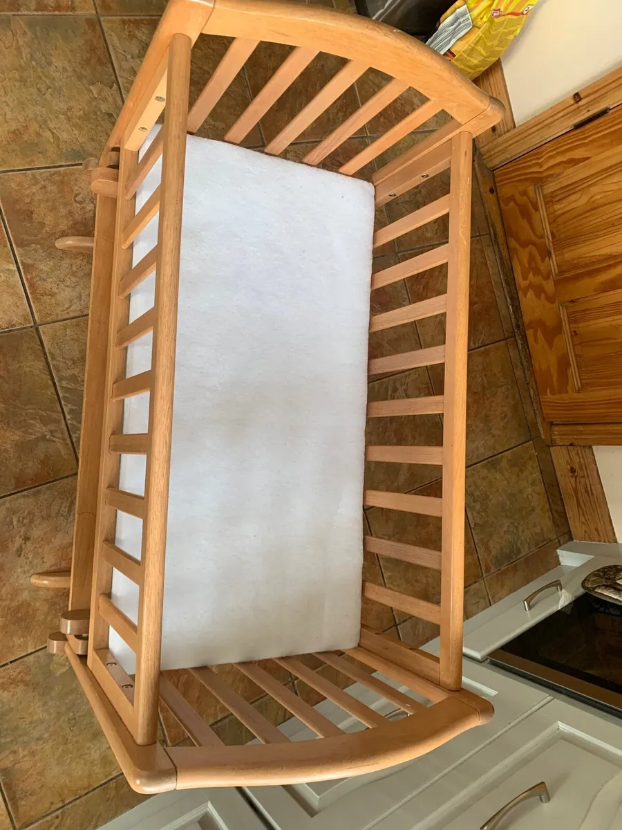 Baby crib - Image 2