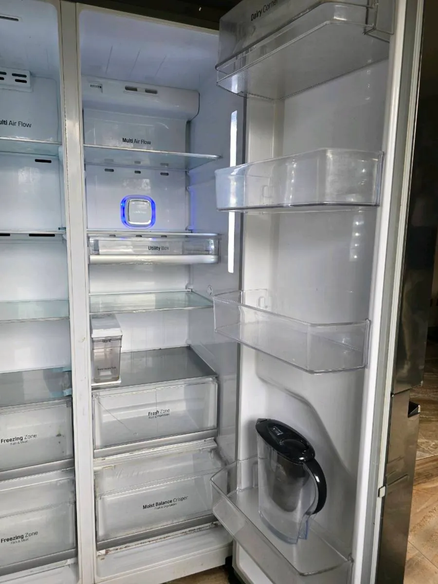 LG American Fridge Freezer - Image 4