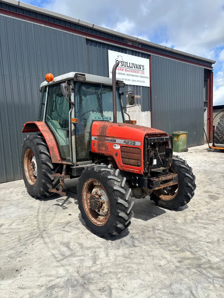 Massey Ferguson 4235 - Image 1